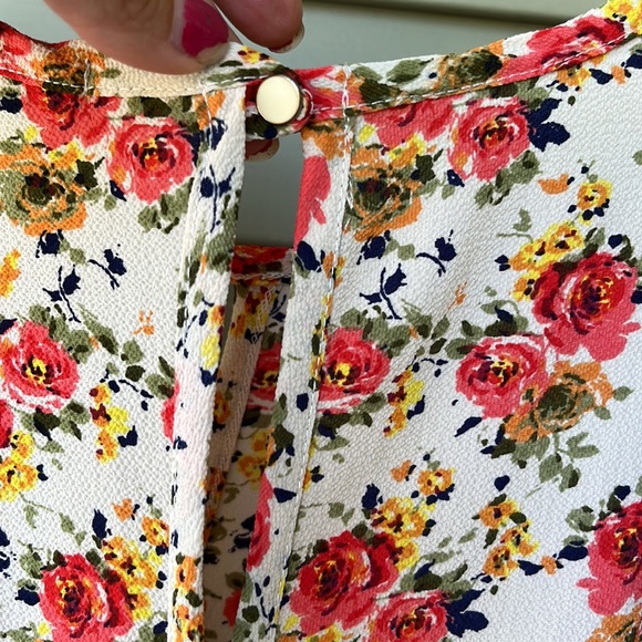 BNWOT LE LIS fun floral dress - Picture 13 of 16